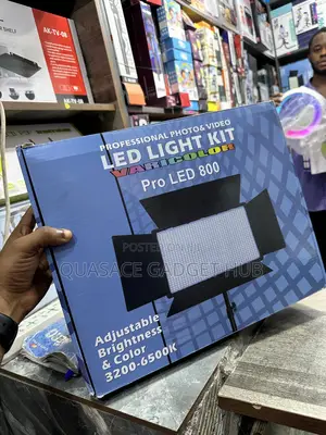 Rechargeable and Non Rechargeable Studio Lights