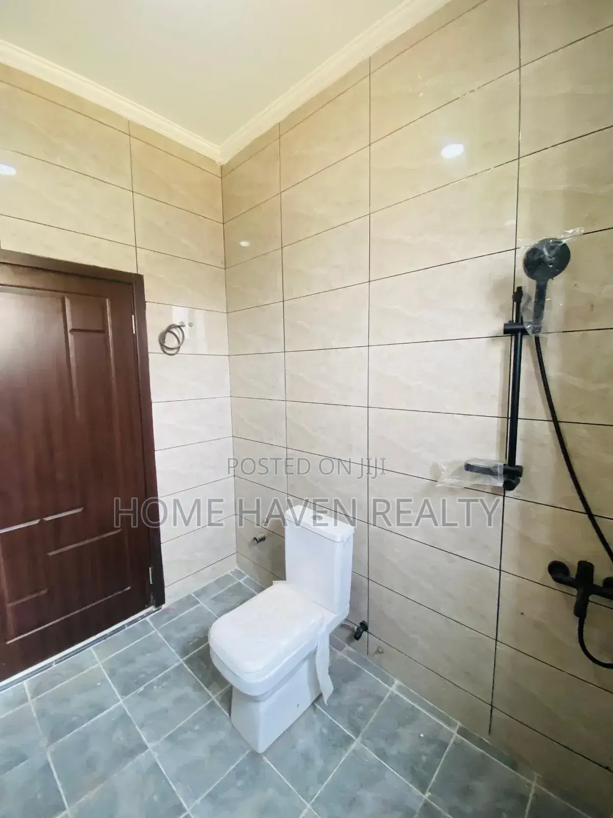 1bdrm Apartment in Tesano Estate, Police Station for rent