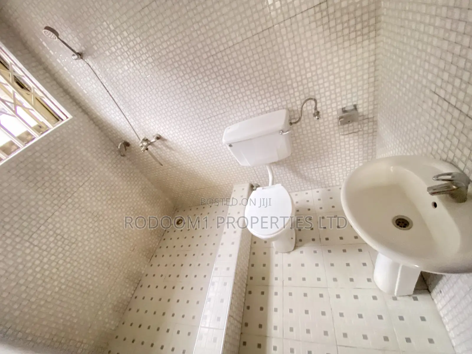 2bdrm House in Amasaman Pobiman for sale