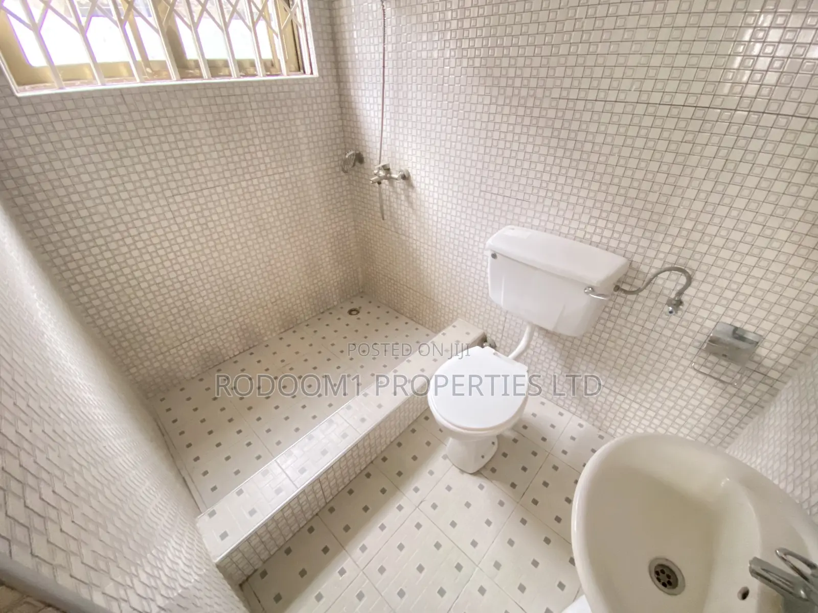 2bdrm House in Amasaman Pobiman for sale