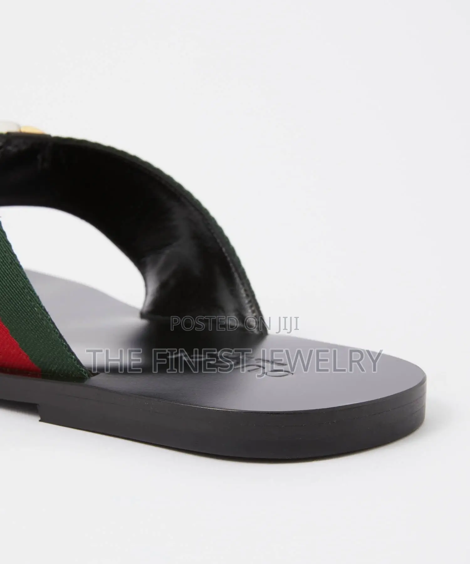 Gucci Men's Thong Sandals Featuring the Iconic Green and Red