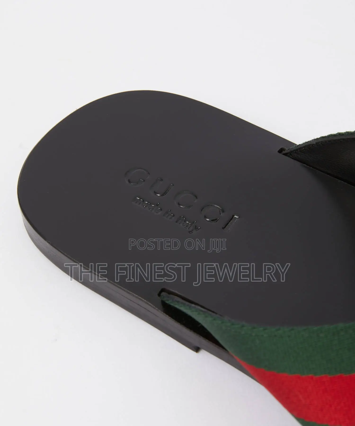 Gucci Men's Thong Sandals Featuring the Iconic Green and Red