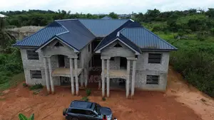 Uncompleted 20 Bedrooms Building For Sale At Takroadi Anaji
