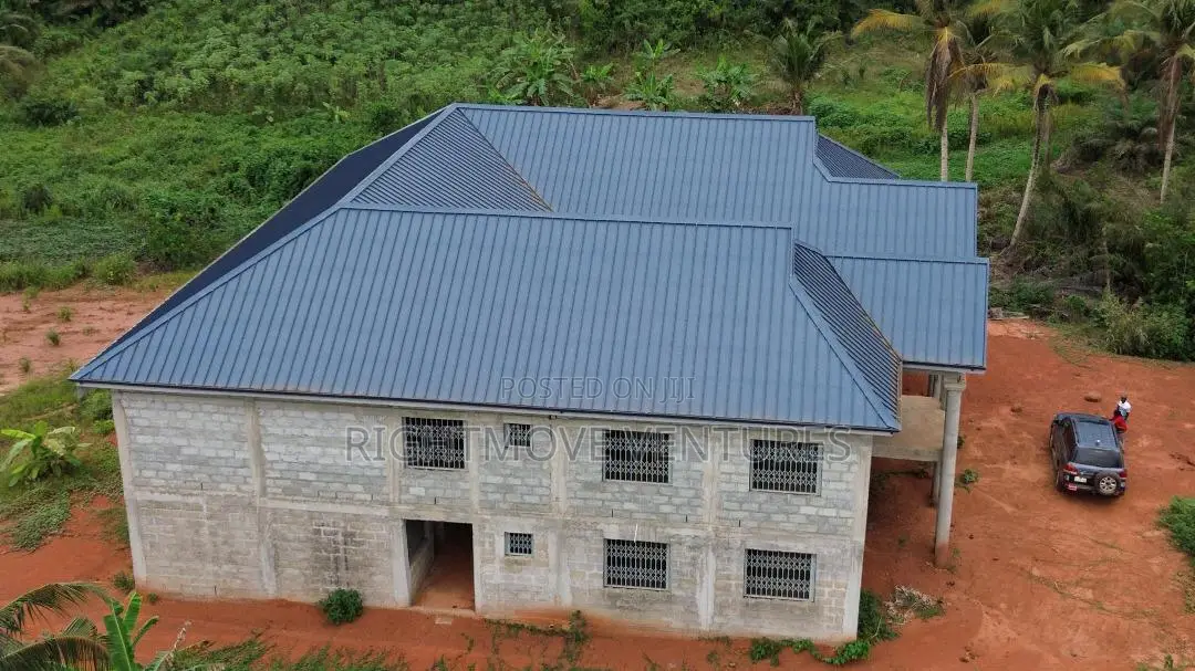 Uncompleted 20 Bedrooms Building For Sale At Takroadi Anaji