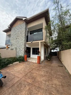 3bdrm House in Spintex, Baatsona Total for rent