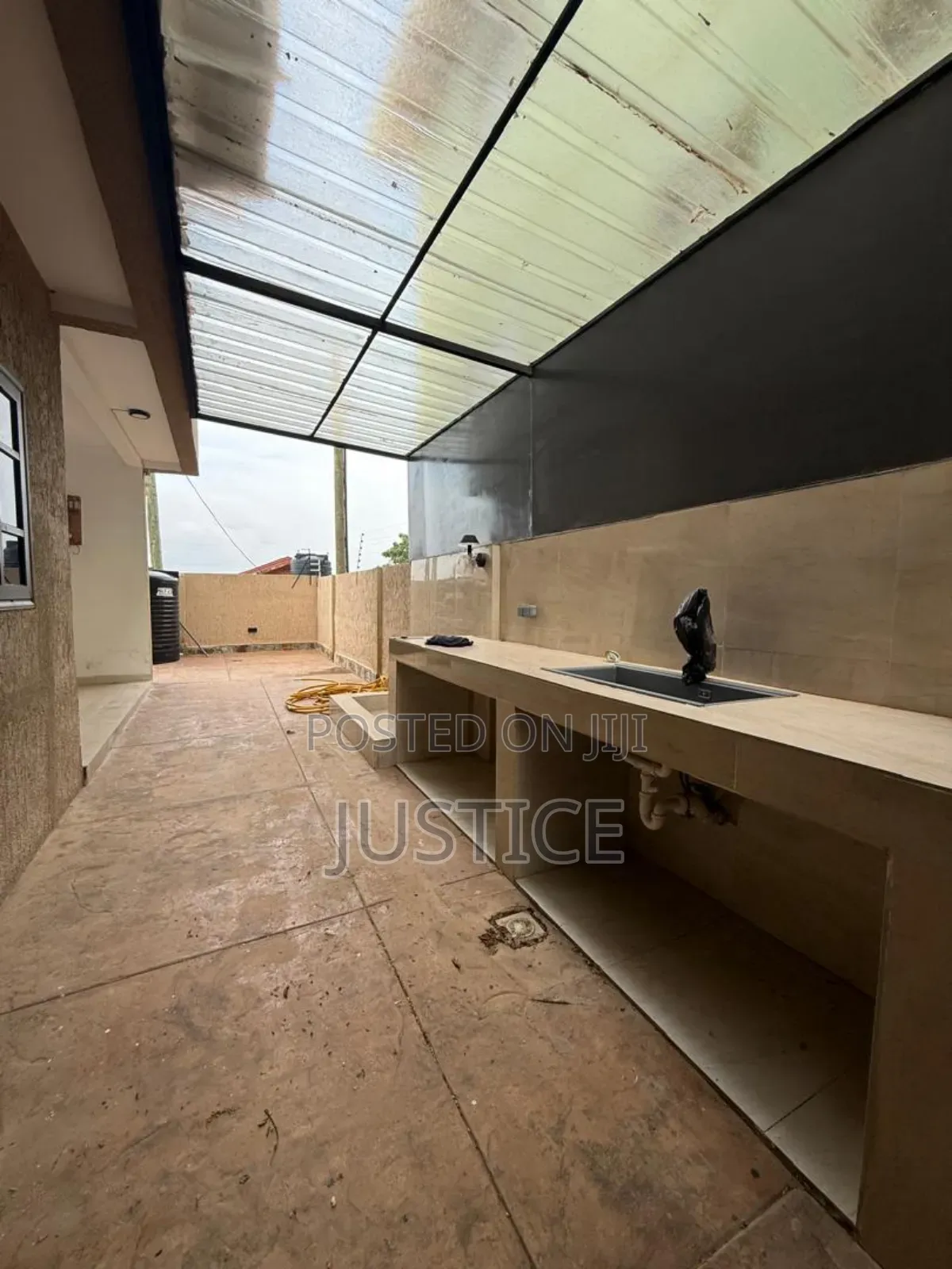 3bdrm House in Spintex, Baatsona Total for rent