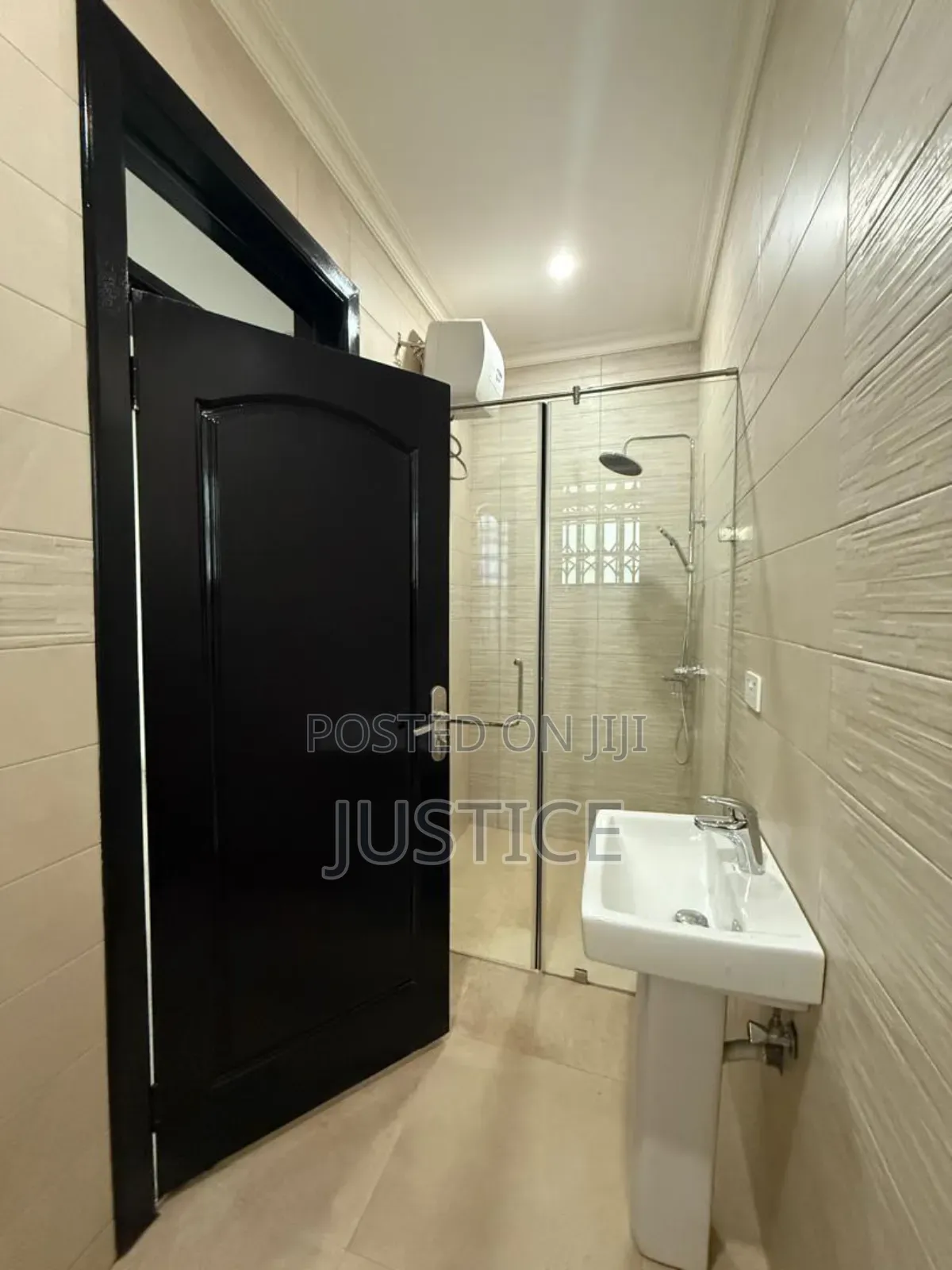 3bdrm House in Spintex, Baatsona Total for rent