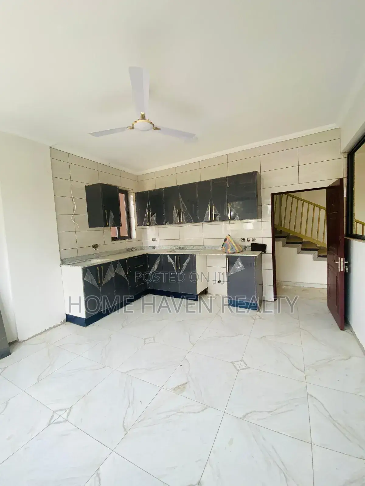 2bdrm Apartment in Tesano Estate, Police Station for rent