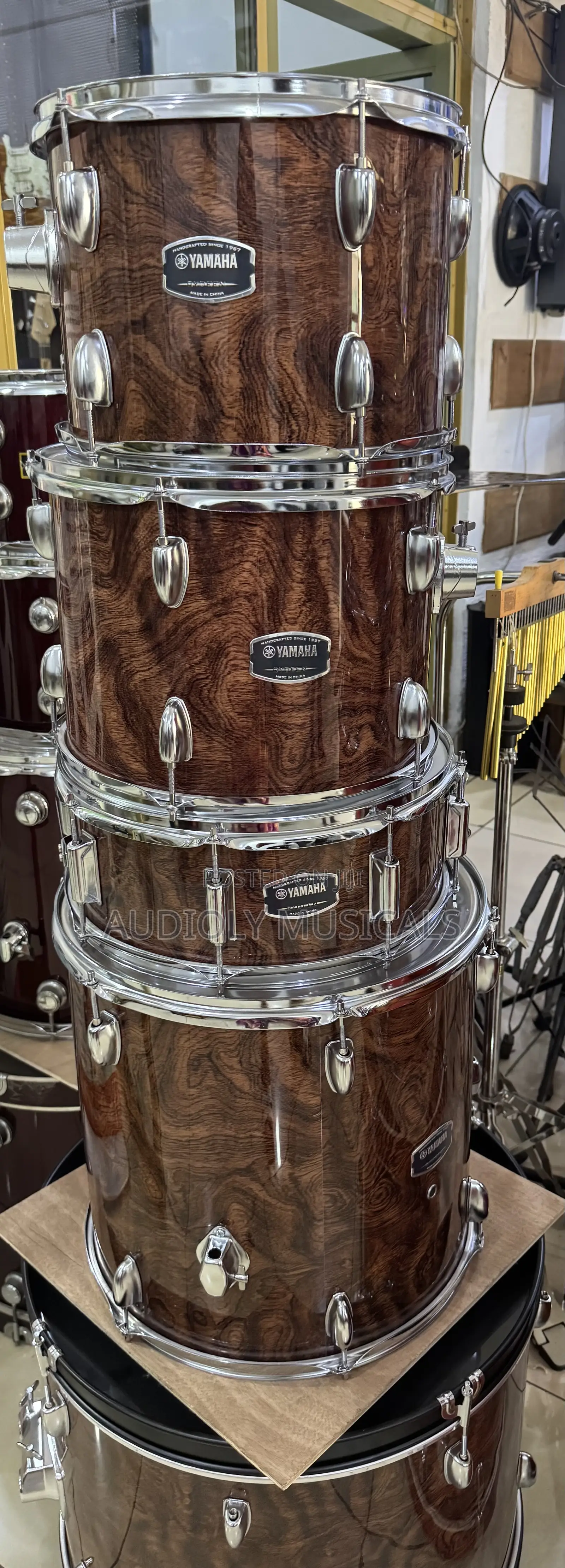 Wooden Brown Yamaha 5-Set Drums
