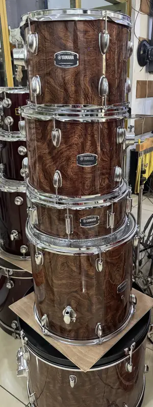 Wooden Brown Yamaha 5-Set Drums