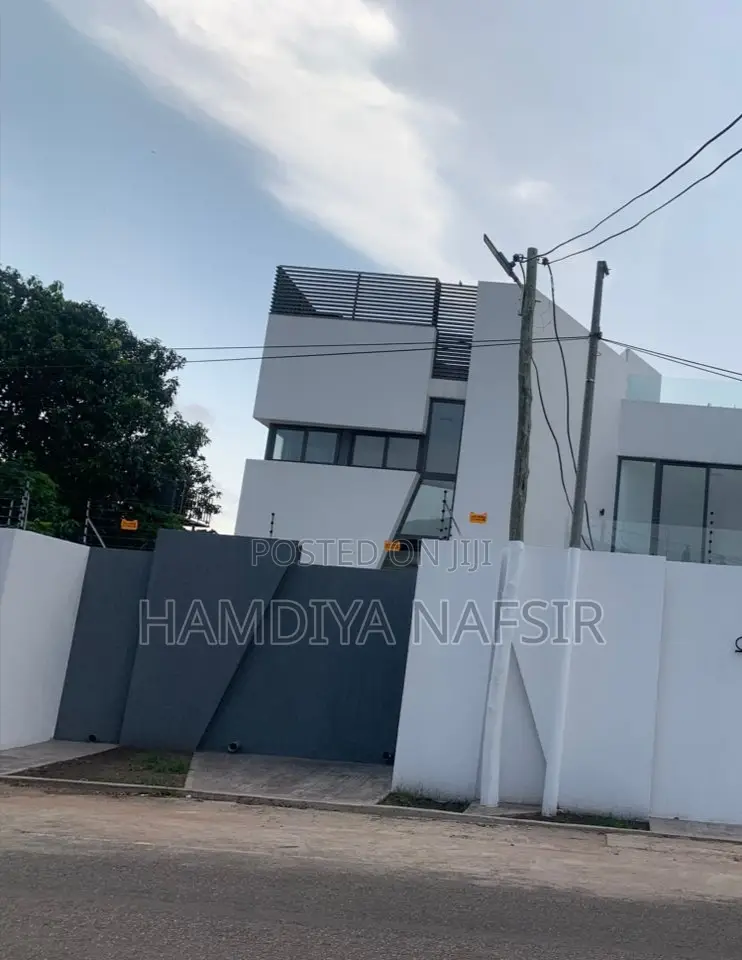 3bdrm House in Dgm, Accra Metropolitan for sale