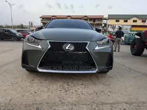Lexus IS 300h 4WD 2017 Green