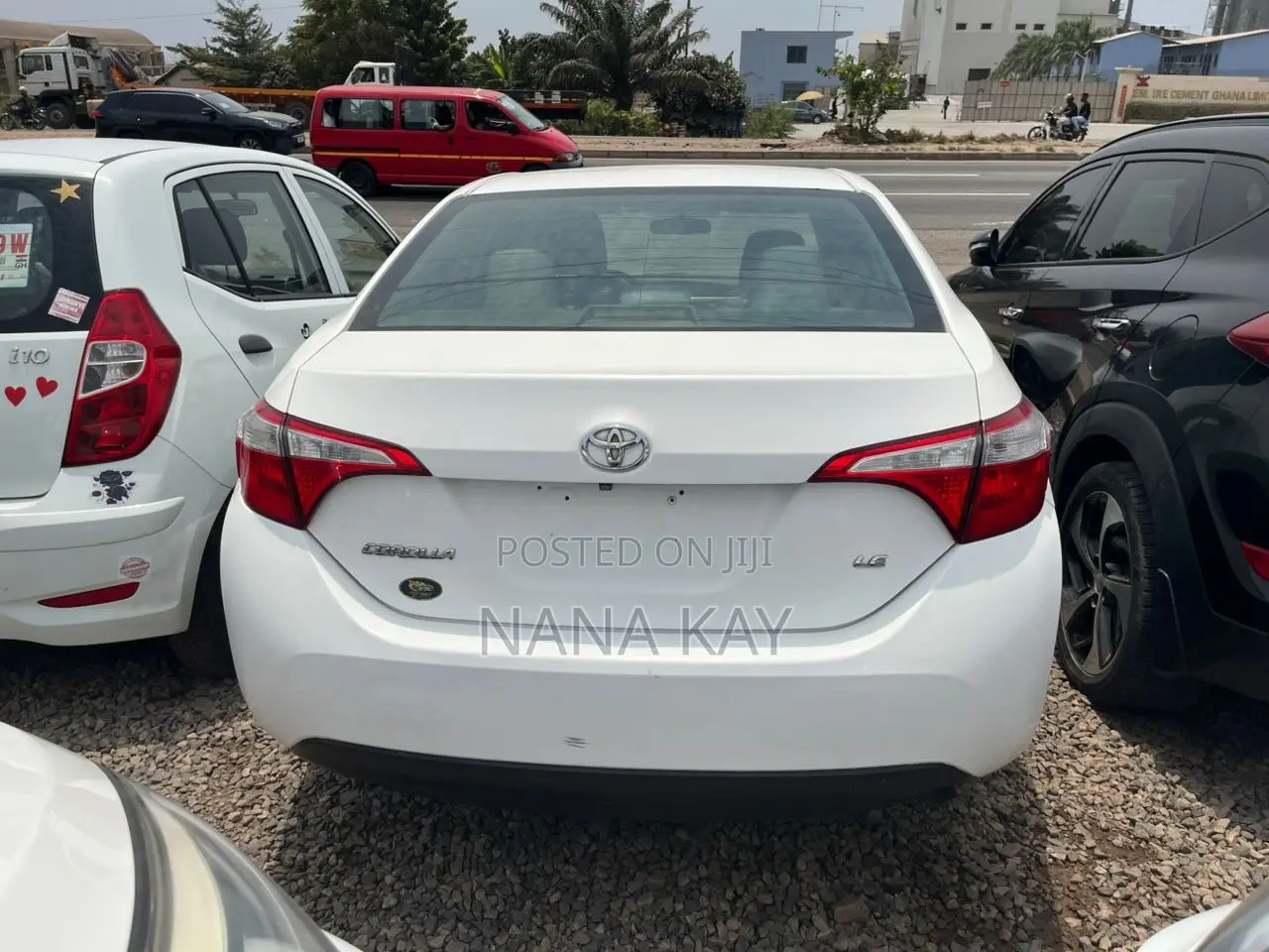 Toyota Corolla LE 4dr Sedan (1.8L 4cyl CVT) 2016 White