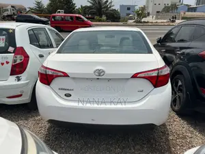 Toyota Corolla LE 4dr Sedan (1.8L 4cyl CVT) 2016 White