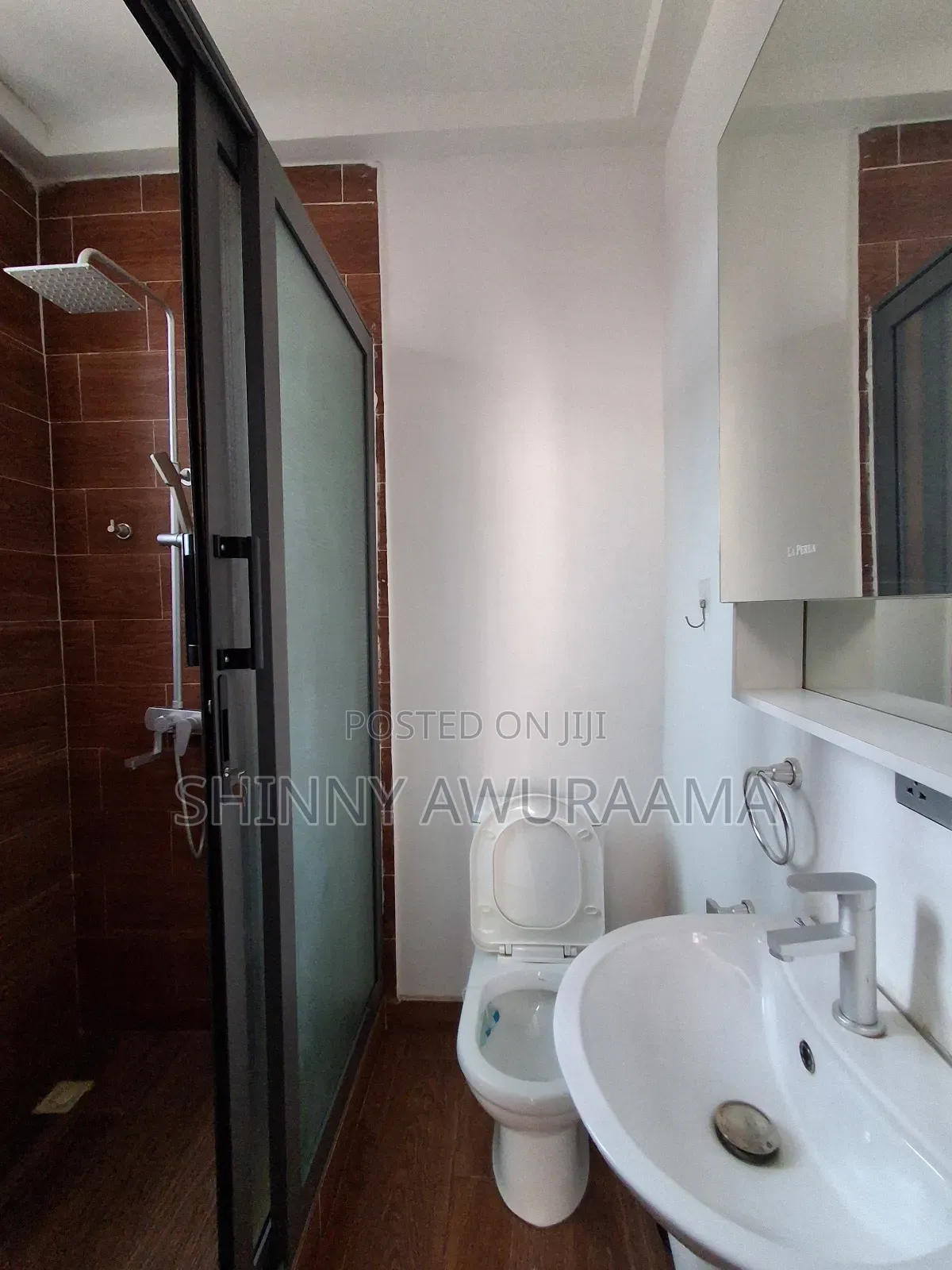 3bdrm House in Ashaley Botwe, School Junction for rent