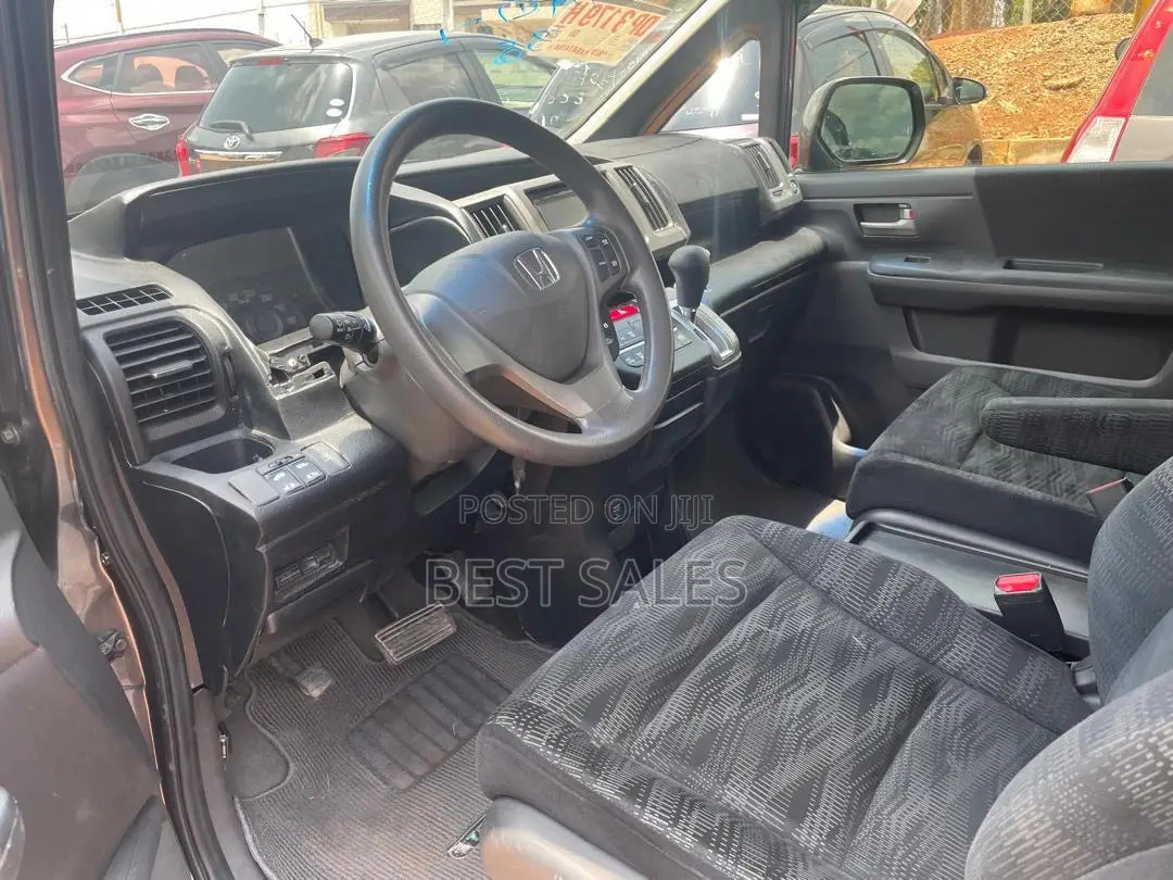 Honda Stepwgn 2012 Gray