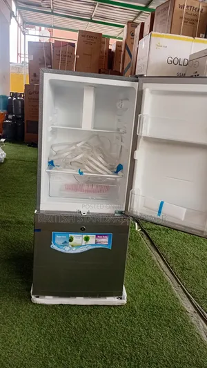 Top Freezer Fridge 117l Westpool Fridge