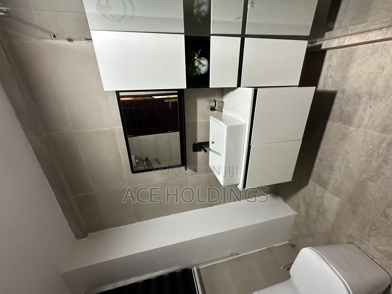 Furnished 3bdrm Penthouse in Peace Bee, Ashaley Botwe for rent