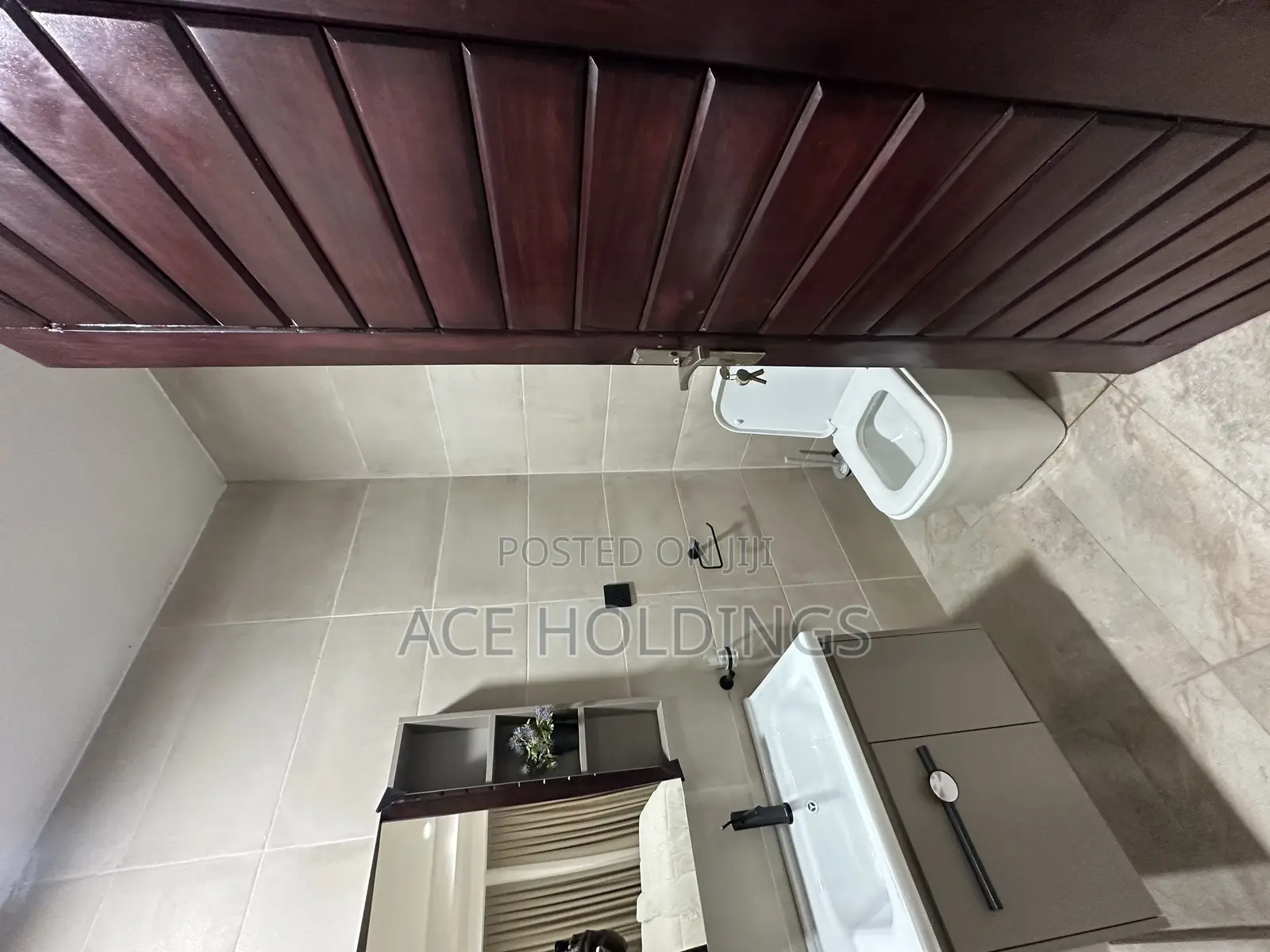 Furnished 3bdrm Penthouse in Peace Bee, Ashaley Botwe for rent