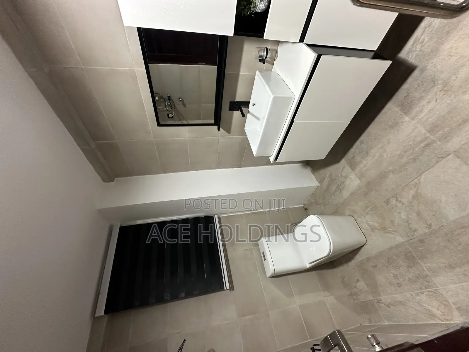 Furnished 3bdrm Penthouse in Peace Bee, Ashaley Botwe for rent