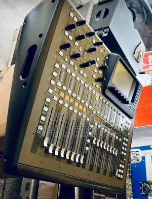 Behringer X32 Compact Mixer Board
