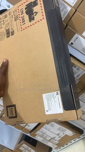 New Laptop HP OmniBook 5 14" 8GB Intel Core i5 SSD 512GB