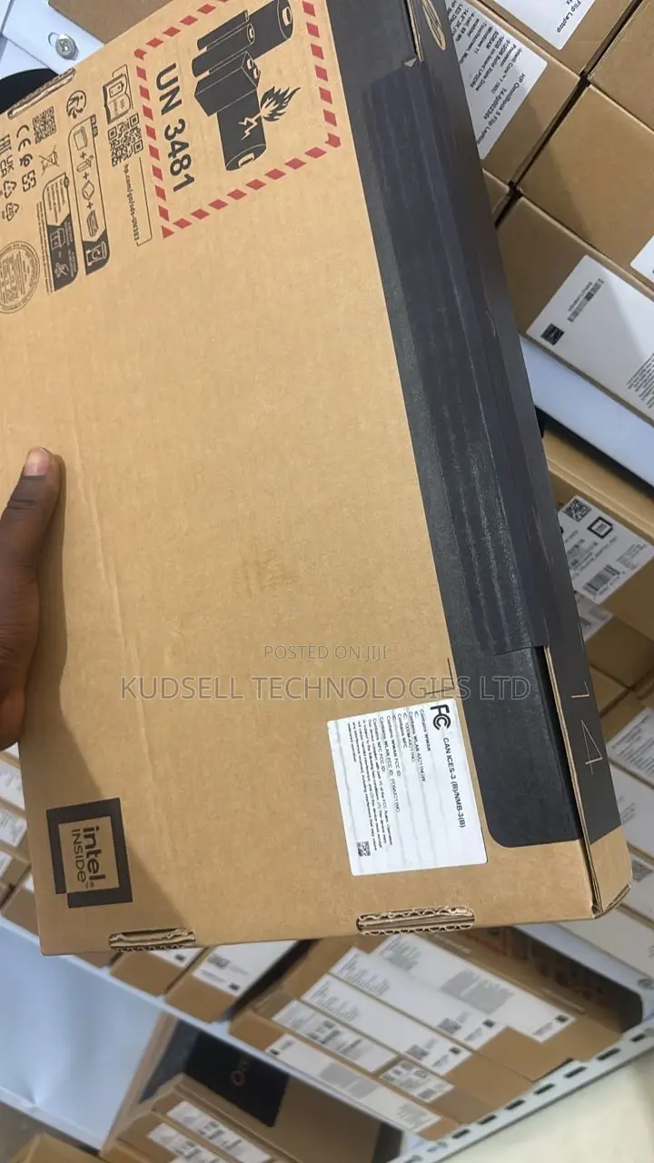 New Laptop HP OmniBook 5 14" 8GB Intel Core i5 SSD 512GB