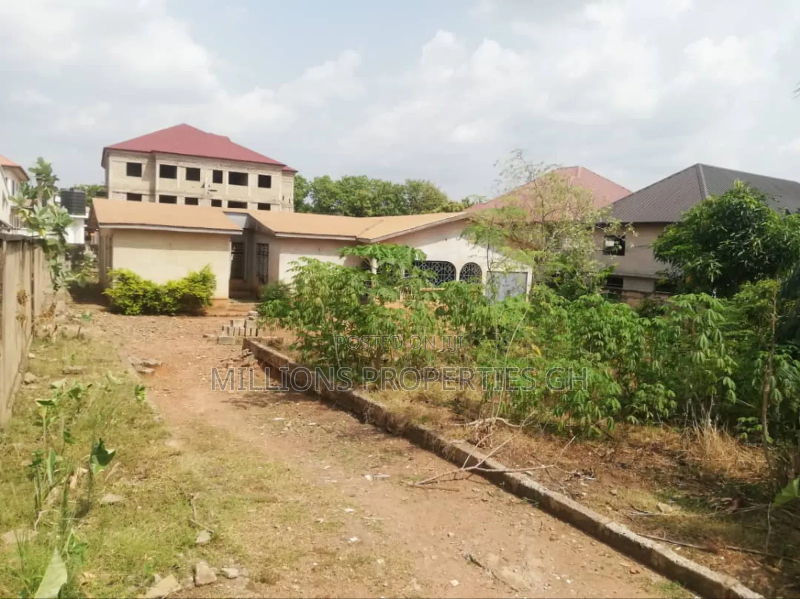 5bed +Extra Land 4sale Tech Anwomaso
