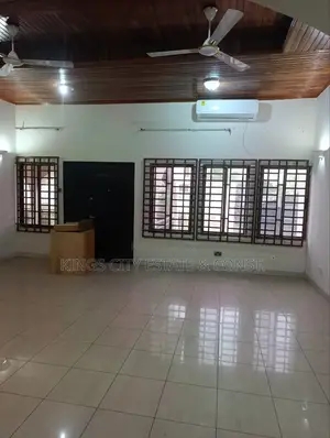 4bdrm House in Atomic-Roundabout, Ashomang Estate for rent