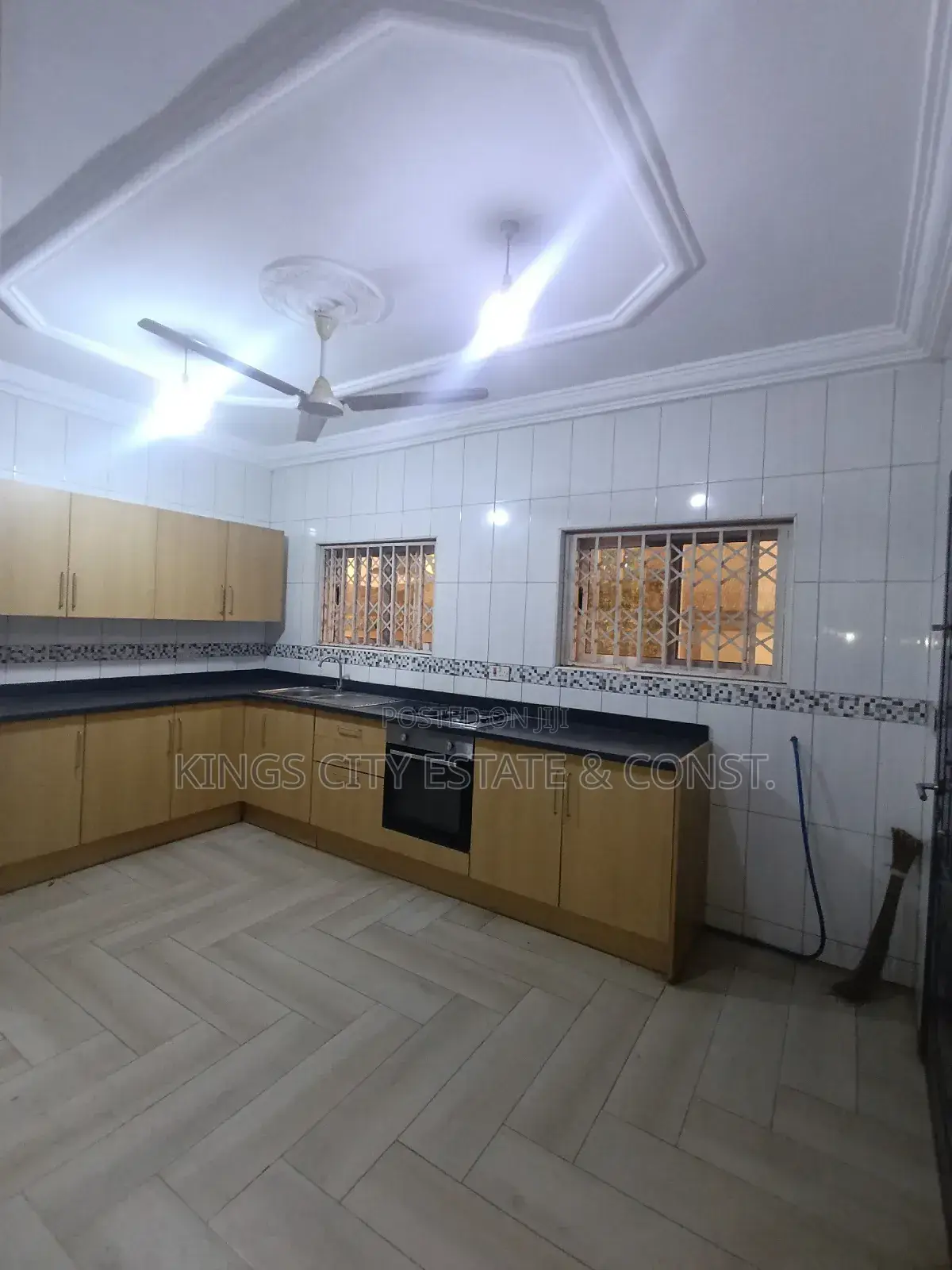 4bdrm House in Atomic-Roundabout, Ashomang Estate for rent