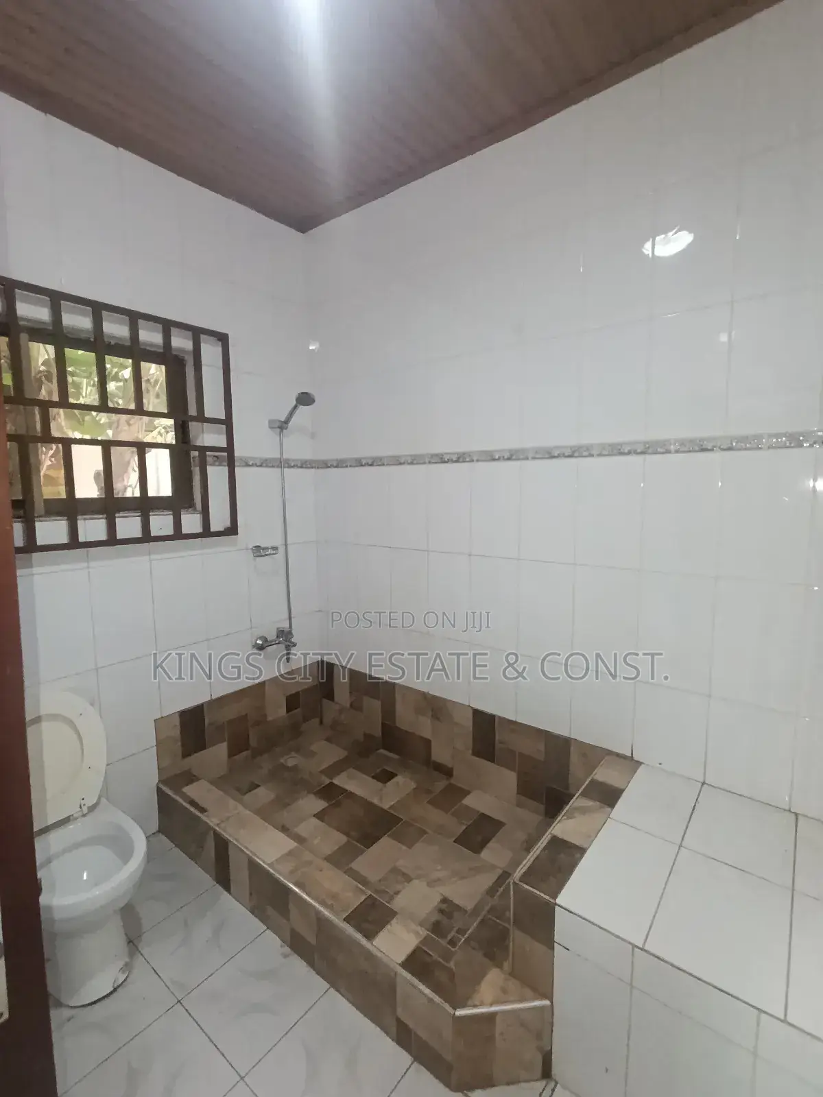 4bdrm House in Atomic-Roundabout, Ashomang Estate for rent