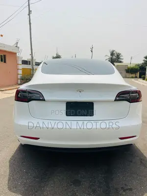 Tesla Model 3 2020 White