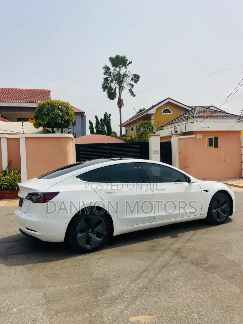 Tesla Model 3 2020 White