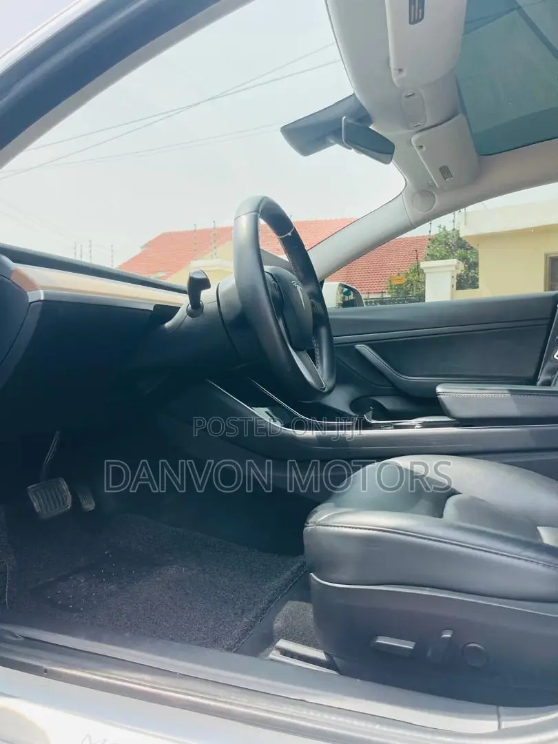 Tesla Model 3 2020 White