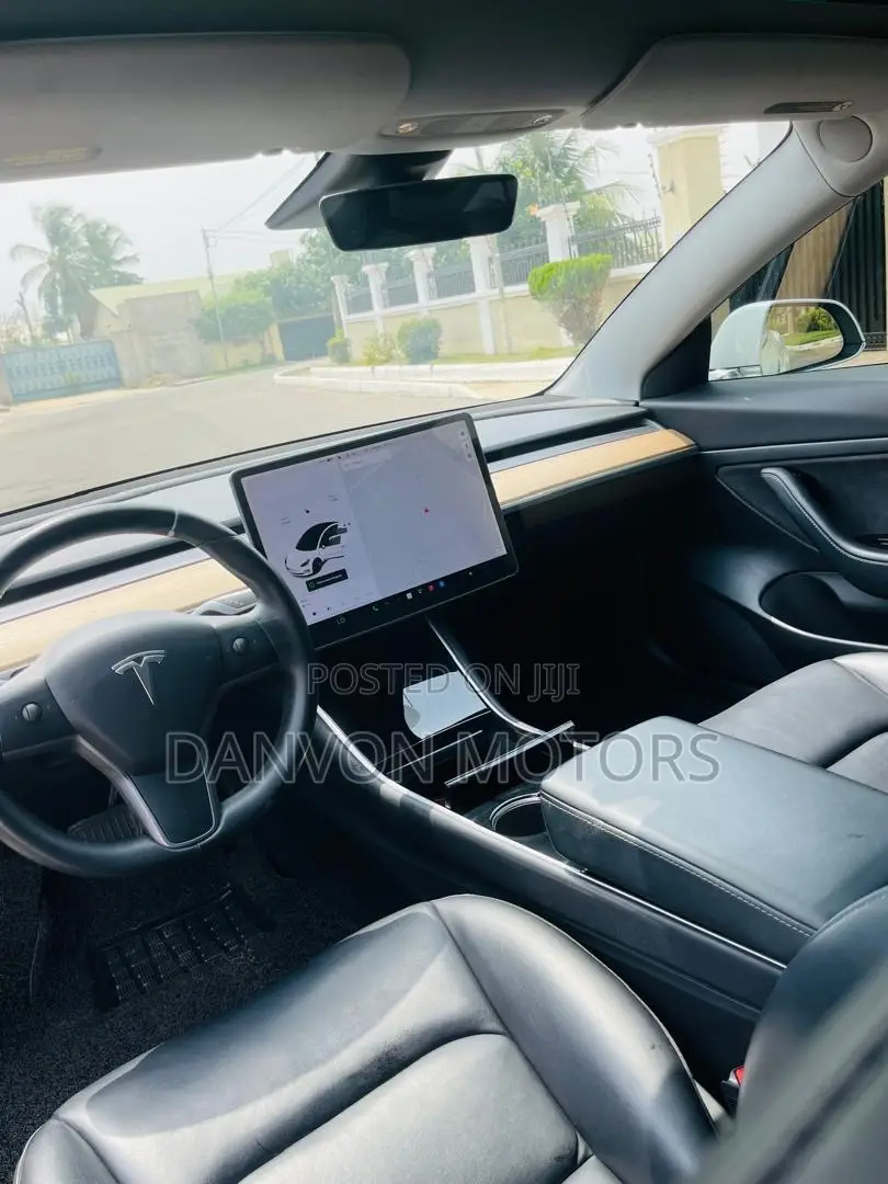Tesla Model 3 2020 White