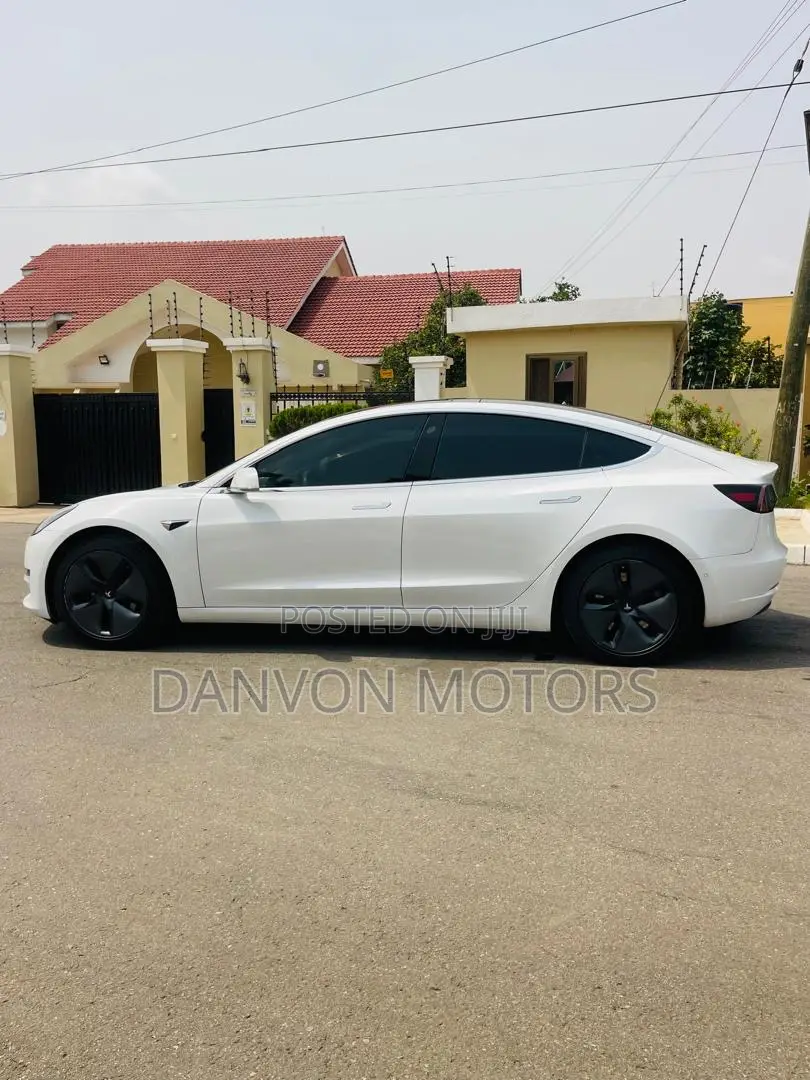 Tesla Model 3 2020 White