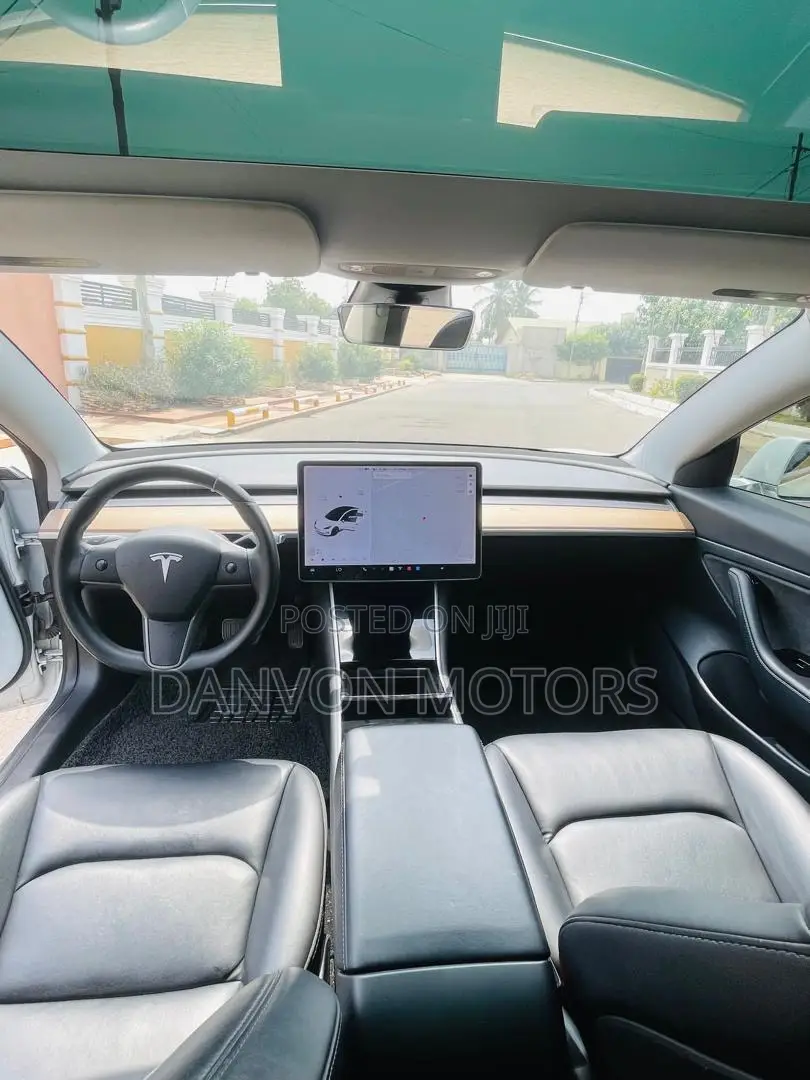 Tesla Model 3 2020 White