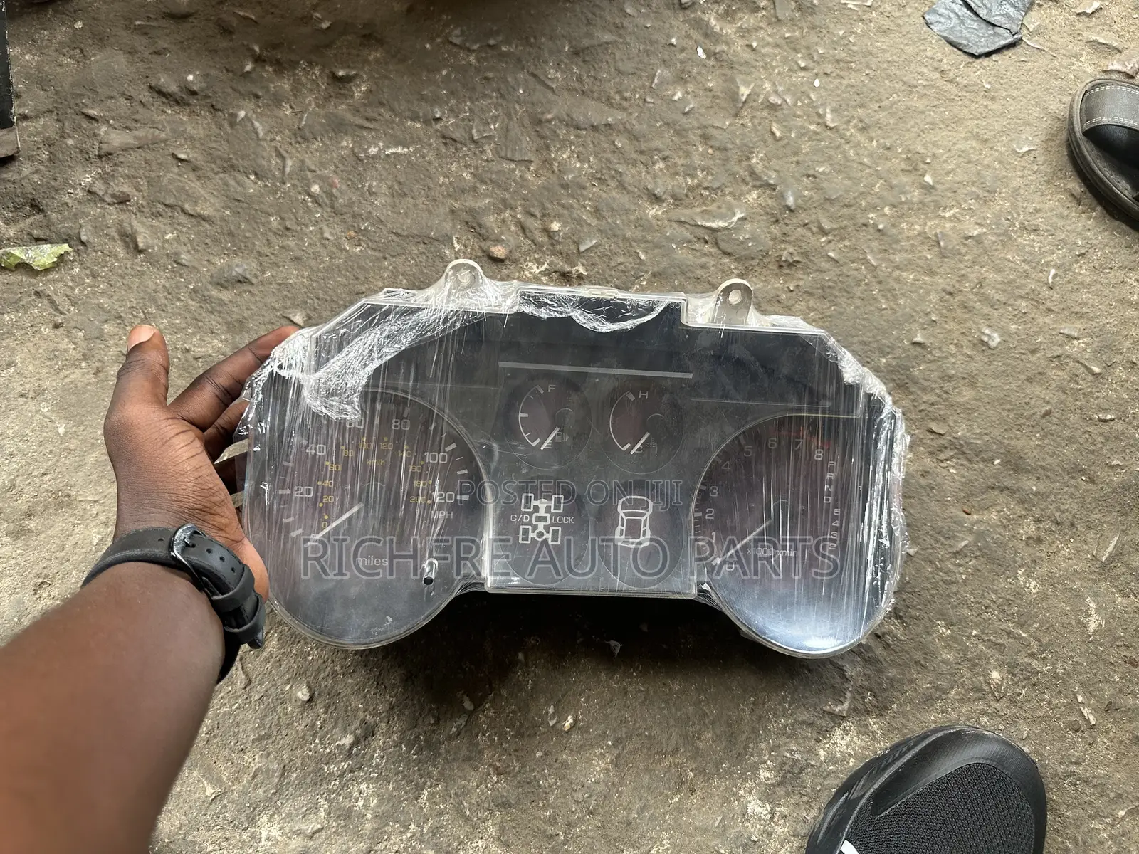 Pajero 2005 Speedometer