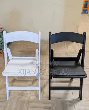 Premium Resin Folding Chairs – Padded Seat for Weddings Events
