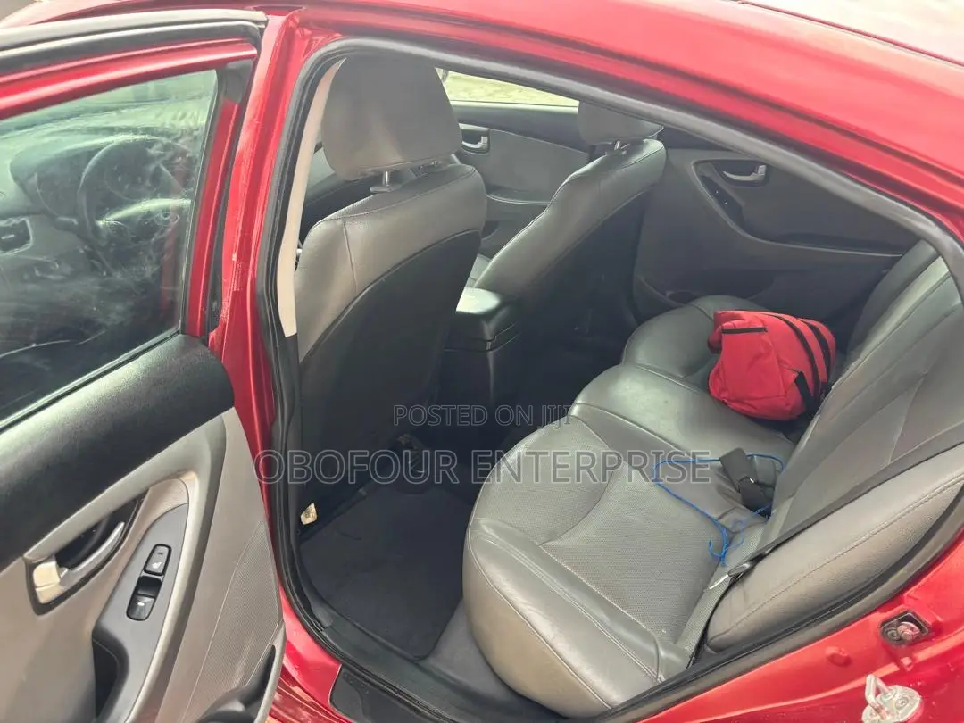 Hyundai Elantra SE 4dr Sedan (1.8L 4cyl 6A) 2014 Red