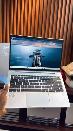 Laptop HP EliteBook 640 G10 16GB AMD Ryzen 5 SSD 256GB