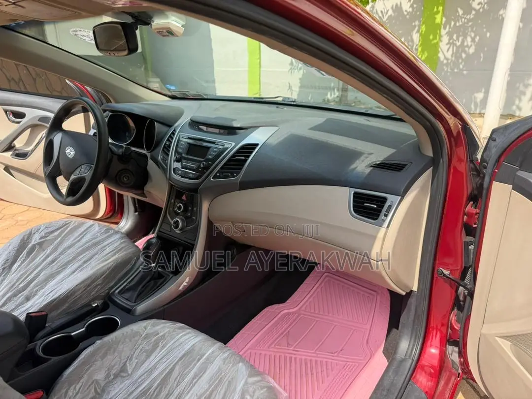 Hyundai Elantra 2016 Red