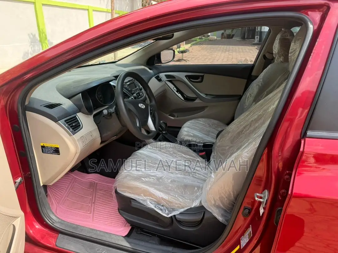 Hyundai Elantra 2016 Red