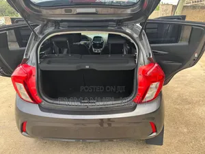 Chevrolet Spark LT w/1LT Manual 2016 Gray