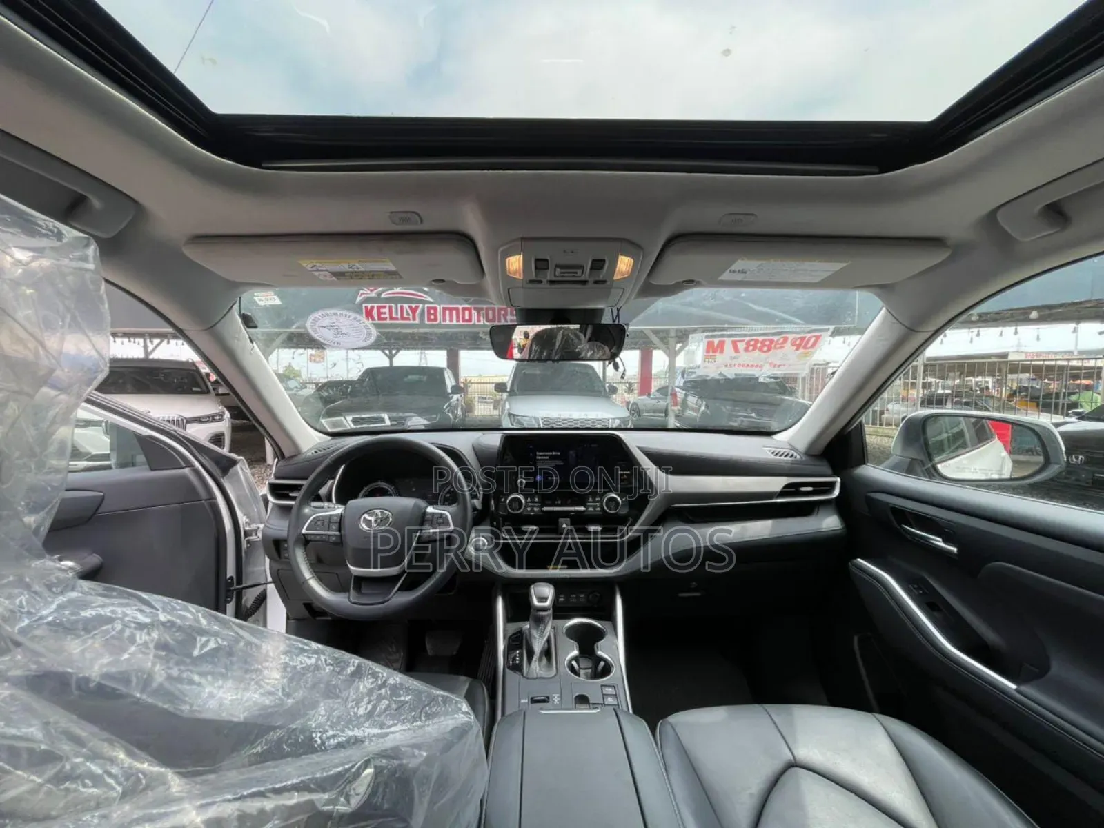 Toyota Highlander XSE 2022 Red