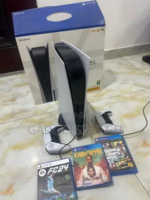 Sony Playstation 5 Standard 825gb (Old Model Disc Edition)
