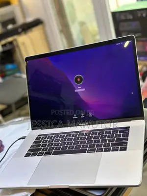 Laptop Apple MacBook Pro 16GB Intel Core i7 SSD 512GB