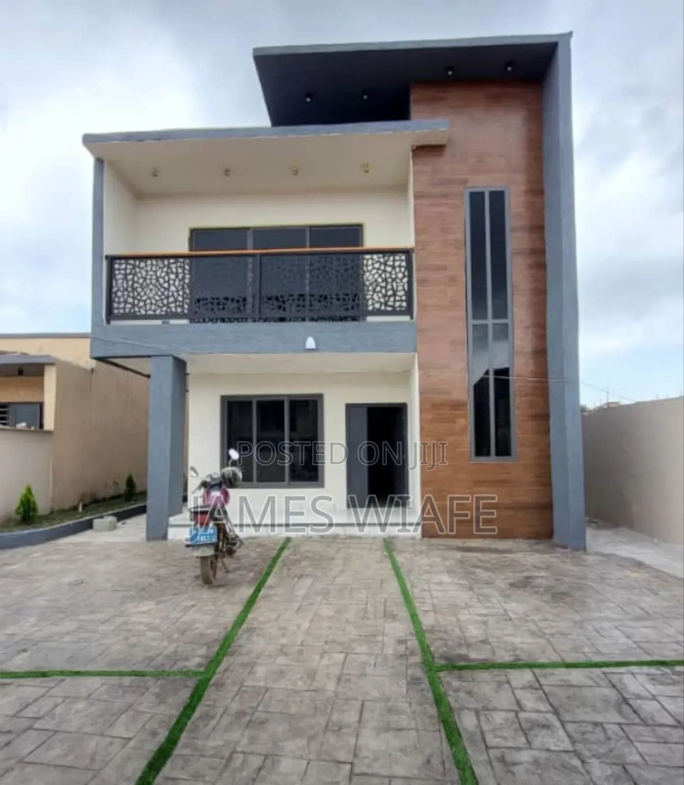 4bdrm House in Kent Homes, Accra Metropolitan for sale