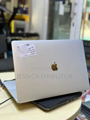 Laptop Apple MacBook Pro 2017 16GB Intel Core i7 SSD 256GB