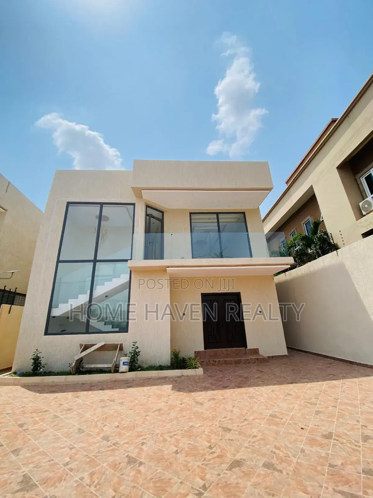 4bdrm House in East Legon Ogbojo, American House for sale